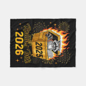 Funny Raccoon Rollin's Into 2026 New Year Matching フリースブランケット (正面(横))