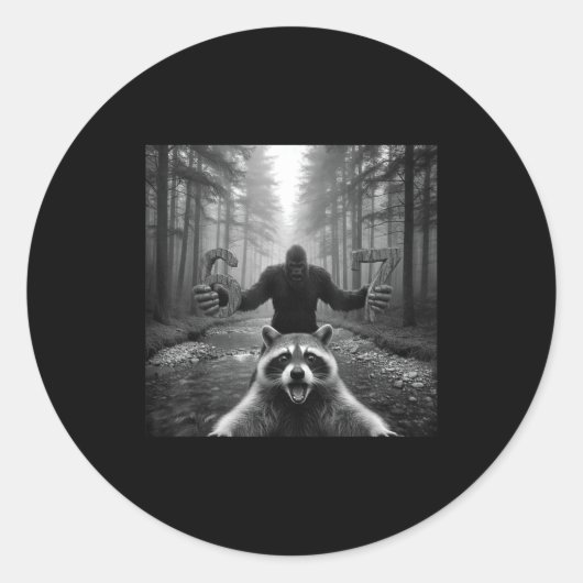 Funny Raccoon Selfie With Bigfoot 67 Six Seven Mem ラウンドシール (正面)