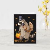 Funny Raccoon Turkey Pumpkin Thanksgiving Gift Men カード (黄色い花)