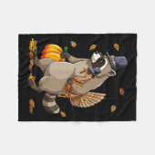 Funny Raccoon Turkey Pumpkin Thanksgiving Gift Men フリースブランケット (正面(横))