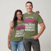 Funny Railroad Engineer Wife  Anniversary Gift Tシャツ (ユニセックス)
