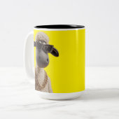 Funny Rapper Sheep Mug – Cute Pet Lover Gift Cup ツートーンマグカップ (正面左)