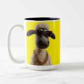Funny Rapper Sheep Mug – Cute Pet Lover Gift Cup ツートーンマグカップ (左)