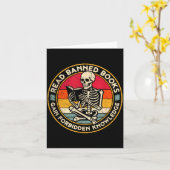 Funny Read Banned Books Retro Book Lover Reading S カード (黄色い花)