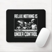 Funny Relax Nothing Is Under Control Alien Beer Zz マウスパッド (マウス)