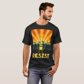 Funny Resist Portland Frog Protest  Tシャツ (正面フル)