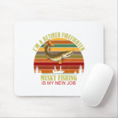 Funny Retired Firefighter New Job Musky Fishing マウスパッド (マウス)