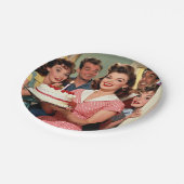 Funny Retro Friends Celebrating a Birthday ペーパープレート (アングル)