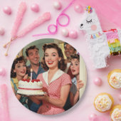 Funny Retro Friends Celebrating a Birthday ペーパープレート (パーティー)