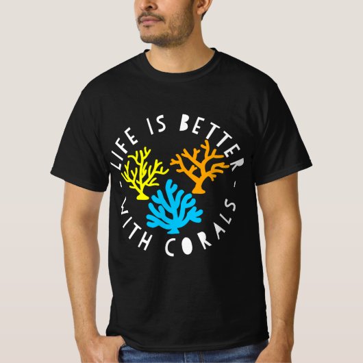 Funny Saltwater Reef Aquarium Life Is Better With  Tシャツ (正面)