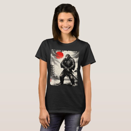 Funny Samurai Bigfoot Japanese Art Graphic Tee Ani Tシャツ (正面フル)