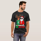 Funny Santa Reindeer 6 7 Christmas Meme Six Seven  Tシャツ (正面フル)