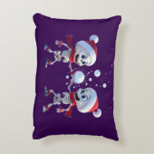 Funny Santa Skeletons Having a Snowball Fight  アクセントクッション (裏面(縦))
