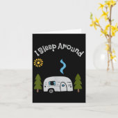 Funny Sarcastic I Sleep Around Rv Camping Outdoors カード (黄色い花)