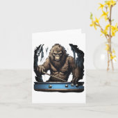 Funny Sasquatch Bigfoot Playing Billiards カード (黄色い花)