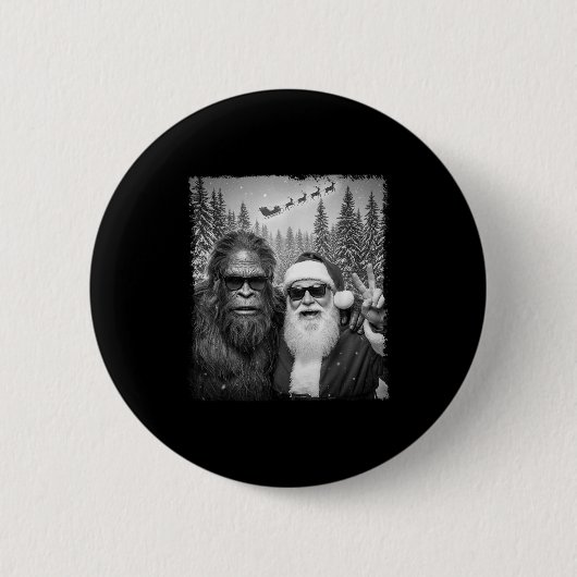 Funny Sasquatch Meme Cool Selfie With Santa Christ 缶バッジ (正面)