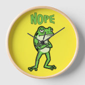Funny Sassy Frog Nope, Grumpy Toads Cartoon Illus 壁時計 (正面)