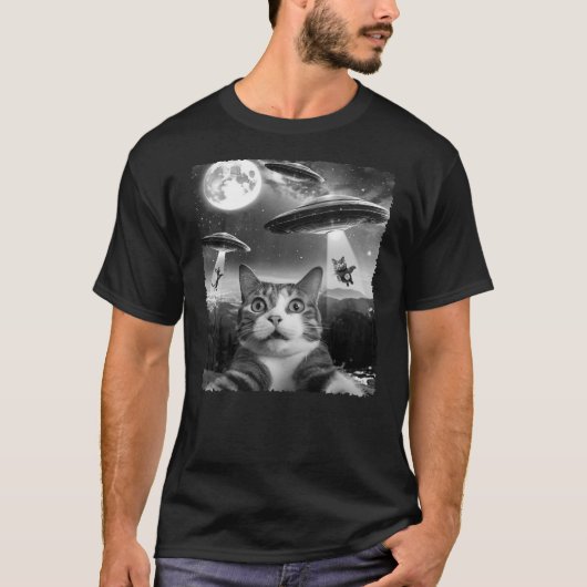 Funny Scared Cat Selfie with Alien UFOs Gift Men W Tシャツ (正面)