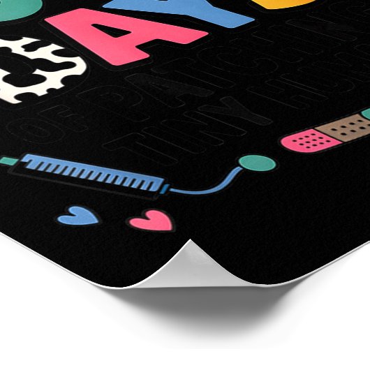 Funny School Nurse 100 Days Patching Tiny Humans I ポスター (角)