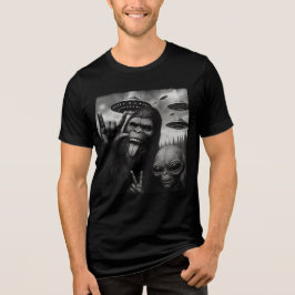 Funny Selfie Bigfoot Alien UFO Conspiracy Design トライブレンドＴシャツ