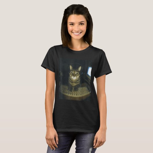 Funny Serious Gamer Cat Lovers Stud Kitty Cat Meme Tシャツ (正面フル)