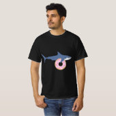 Funny Shark Carrying Donut Cute Food Gift  Tシャツ (正面フル)