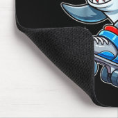 Funny Shark On Roller Skates Cute Cool Skater Anim マウスパッド (コーナー)