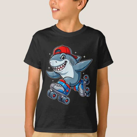 Funny Shark On Roller Skates Cute Cool Skater Anim Tシャツ (正面)