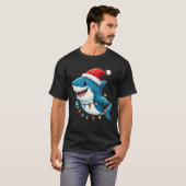 Funny Shark Wearing Santa Christmas Hat  Tシャツ (正面フル)