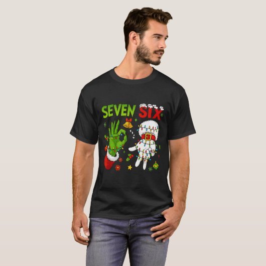 Funny Six Seven 67 Meme 6 7 Christmas Elf Hand Boy Tシャツ (正面フル)