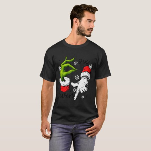 Funny Six Seven 67 Meme 6 7 Christmas Elf Hand Boy Tシャツ (正面フル)