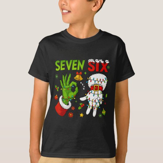 Funny Six Seven 67 Meme 6 7 Christmas Elf Hand Boy Tシャツ (正面)