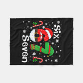 Funny Six Seven 67 Meme 6 7 Elf Santa Christmas Pa フリースブランケット (正面(横))