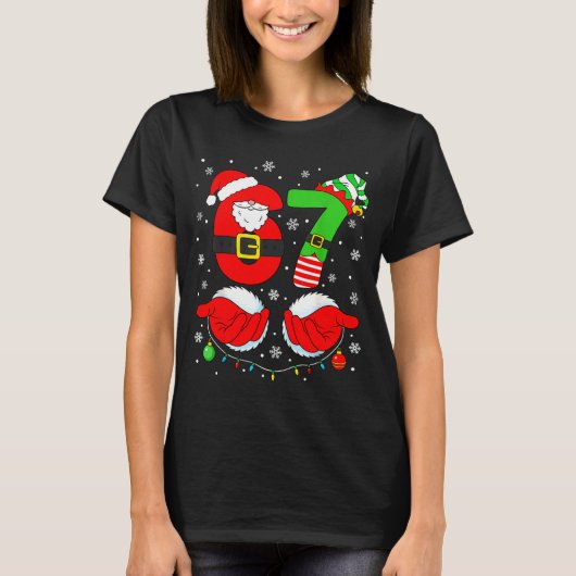 Funny Six Seven 67 Meme 6 7 Elf Santa Christmas Pa Tシャツ (正面)