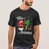 Funny Six Seven 67 Meme 6 7 Elf Santa Christmas Pa Tシャツ (正面)