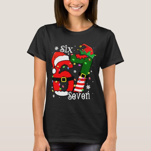 Funny Six Seven 67 Meme 6 7 Elf Santa Christmas Pa Tシャツ (正面)