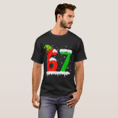Funny Six Seven 67 Meme Saying 6 7 Elf Christmas T Tシャツ (正面フル)