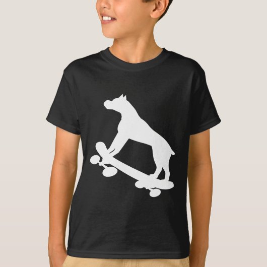 Funny Skateboarding Boxer Dog Skateboard Skater Tシャツ (正面)