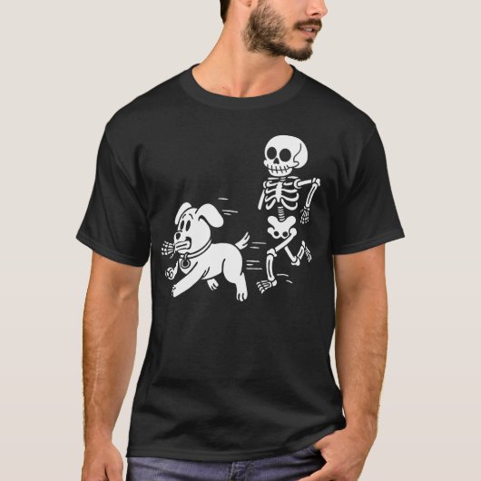 Funny Skeleton and Dog Halloween Humor funny skull Tシャツ (正面)