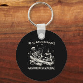 Funny Skeleton Read Banned Books Gain Forbidden Kn キーホルダー (正面)
