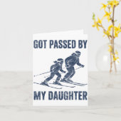 Funny Skiing Got Ped By My Daughter Family Ski Tri カード (黄色い花)