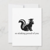 Funny Skunk Graduation Card – So Stinking Proud シーズンカード (正面)