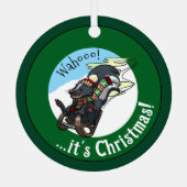 Funny Skunk On A Sled It's Christmas! Cartoon メタルオーナメント (裏面)