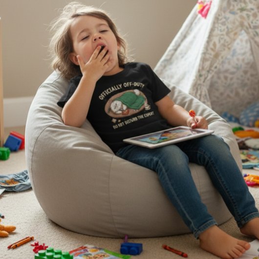 Funny Sleeping Cat Off-Duty Graphic Tシャツ