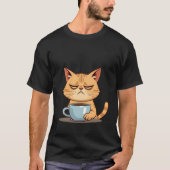 Funny Sleepy Ginger Cat Needs Coffee Morning ✨🐾☕ Tシャツ (正面)