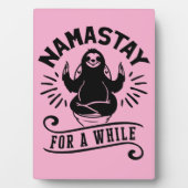 Funny Sloth Bathroom Humor Namastay フォトプラーク (正面)