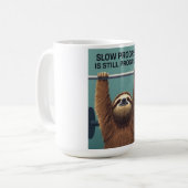 Funny Sloth Gym Motivation Poster - Slow Progress  コーヒーマグカップ (正面左)