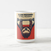 Funny Sloth Gym Motivation Poster - Slow Progress コーヒーマグカップ (中央)