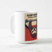 Funny Sloth Gym Motivation Poster - Slow Progress コーヒーマグカップ (正面左)