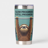 Funny Sloth Gym Motivation Poster - Slow Progress  保温保冷タンブラー (正面)